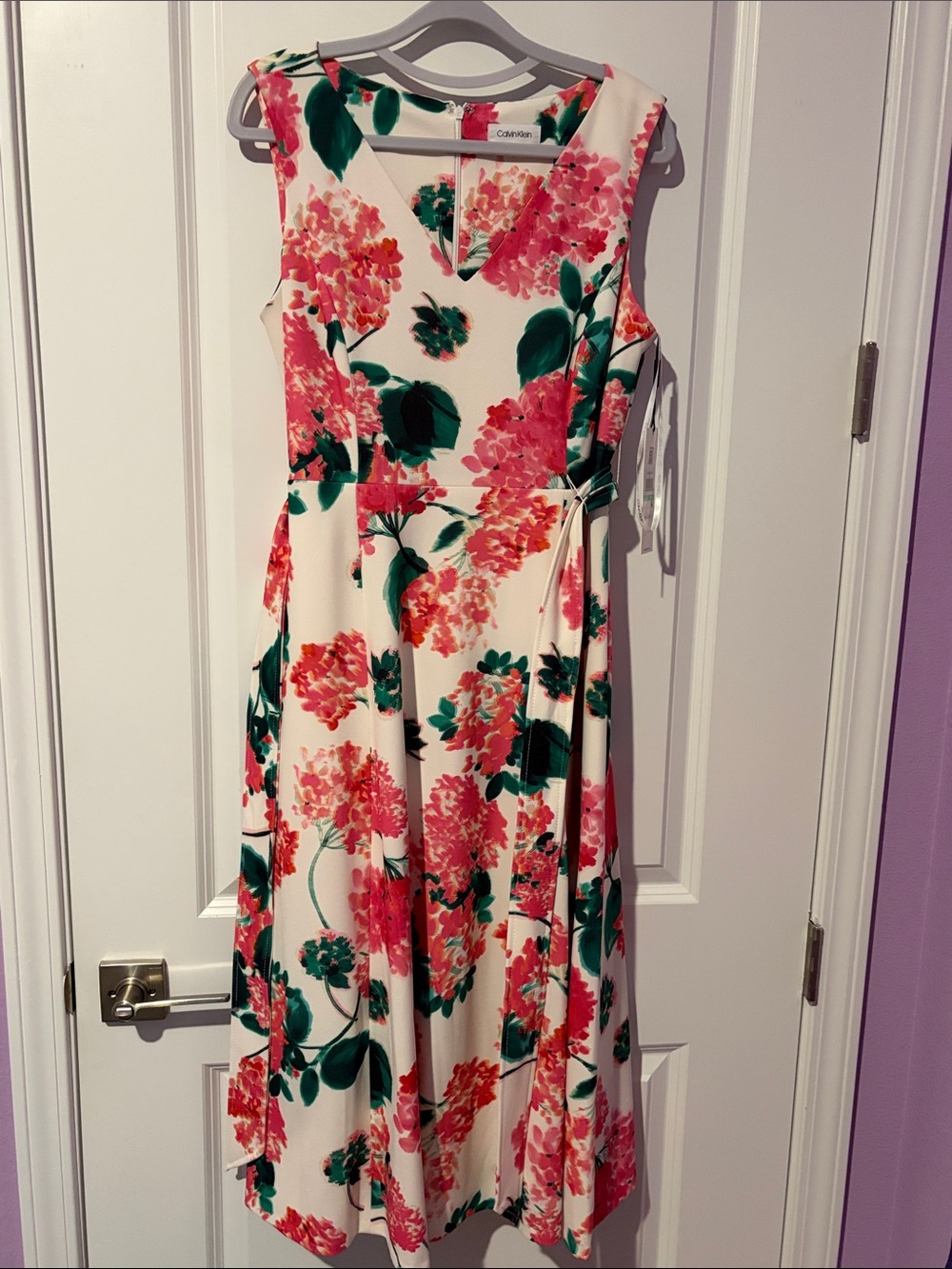 NWT!🩷💚A-Line, Belted, Calvin Klein Cream Background, Floral Midi Dress. Size 8